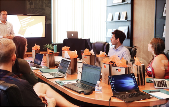 衣服産業のための資本を求める